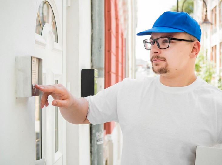 Επίσκεψη Υπαλλήλου σε κτίριο